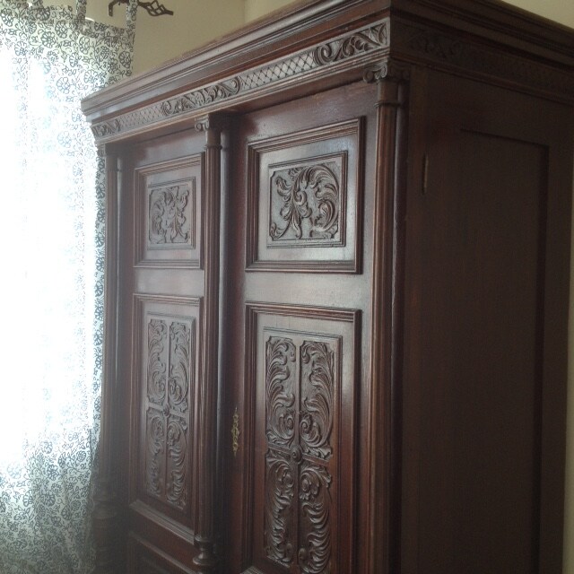 ตู้เสื้อผ้า