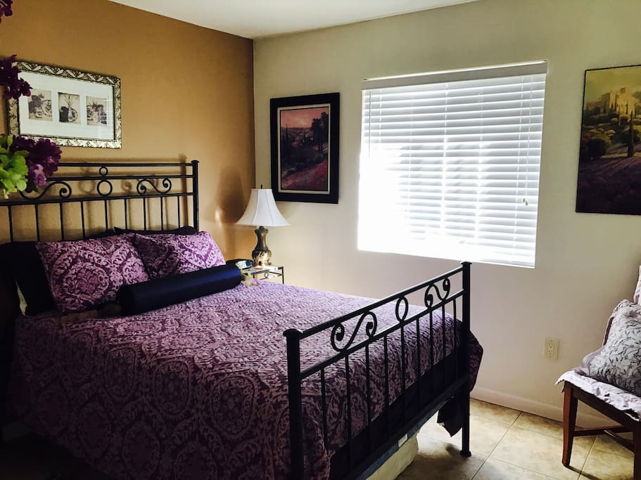 Guest Room has a double bed and flat screen.