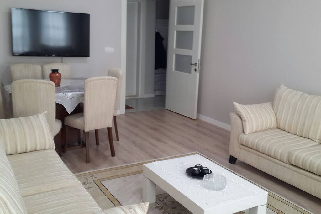 Salon 25mt Televizyon,koltuk takımı,kılima