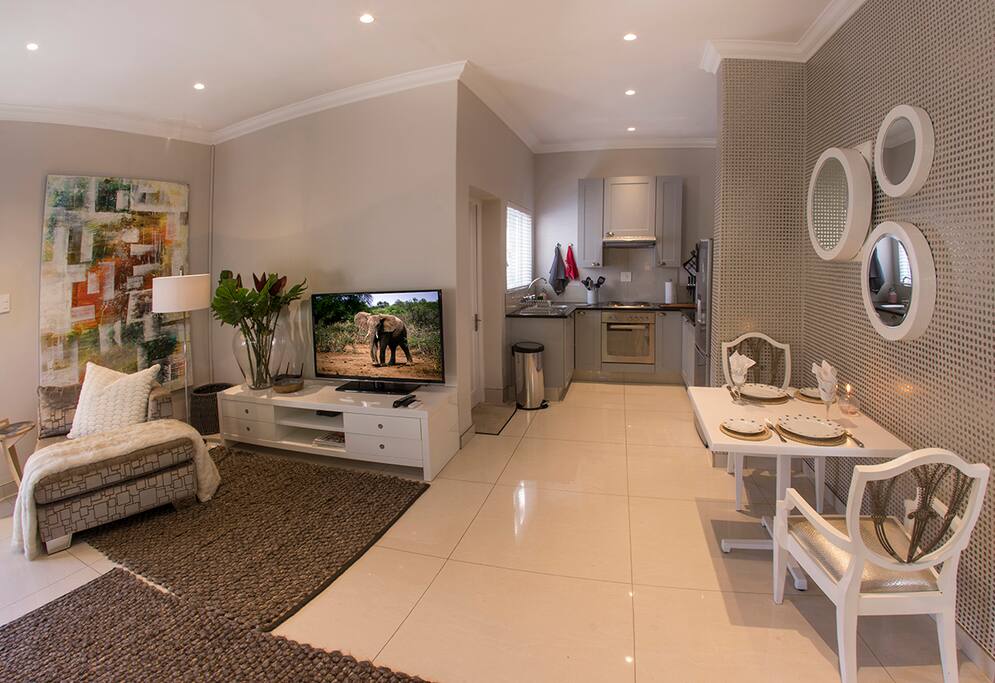 Lounge, Dining & Kitchen 1