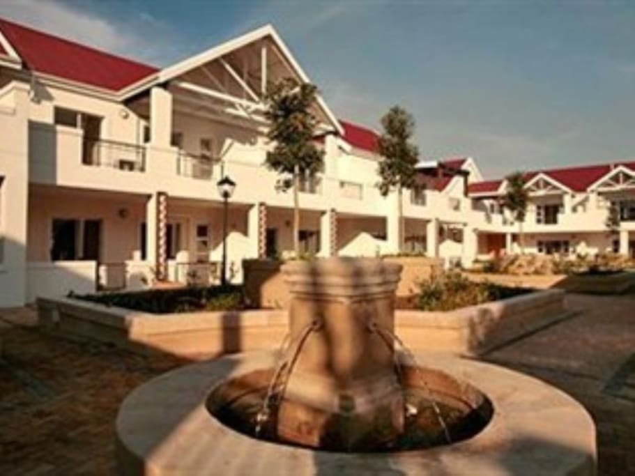 Kings Court Port Elizabeth Apartment - Apartments for Rent in Port