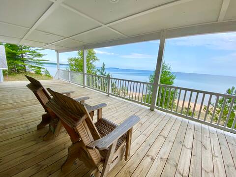 Private home on the Beach of Lk Superior! Views!