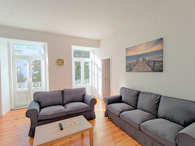 New! Kings Apartment IV w/ exterior Patio