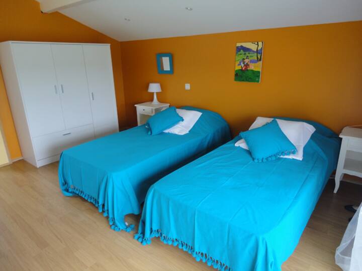 Kitanda 2 cha kulala katika 90