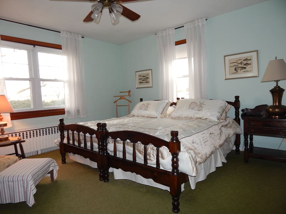 Large Bedroom