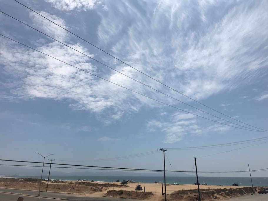 A unos cuantos pasos de la playa.