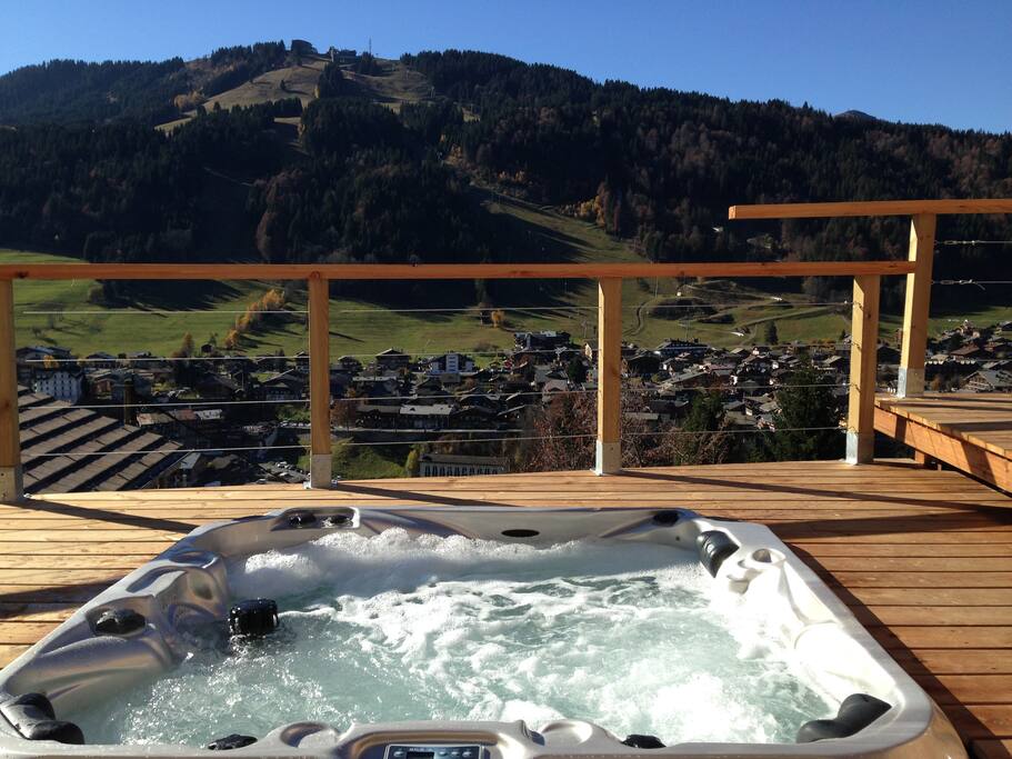 Outdoor hot tub & sauna