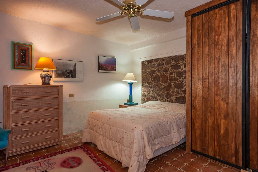 Bedroom, queen size bed.