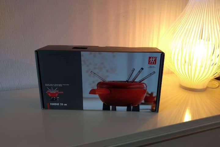 Fondue- und Raclette-Sets sind vor Ort zu erhalten