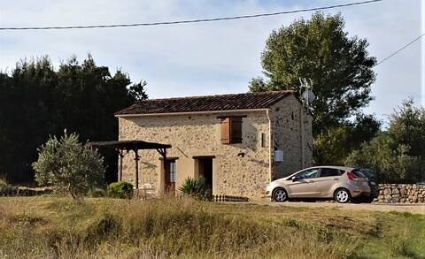 Detached stone house 47 m2 + parking