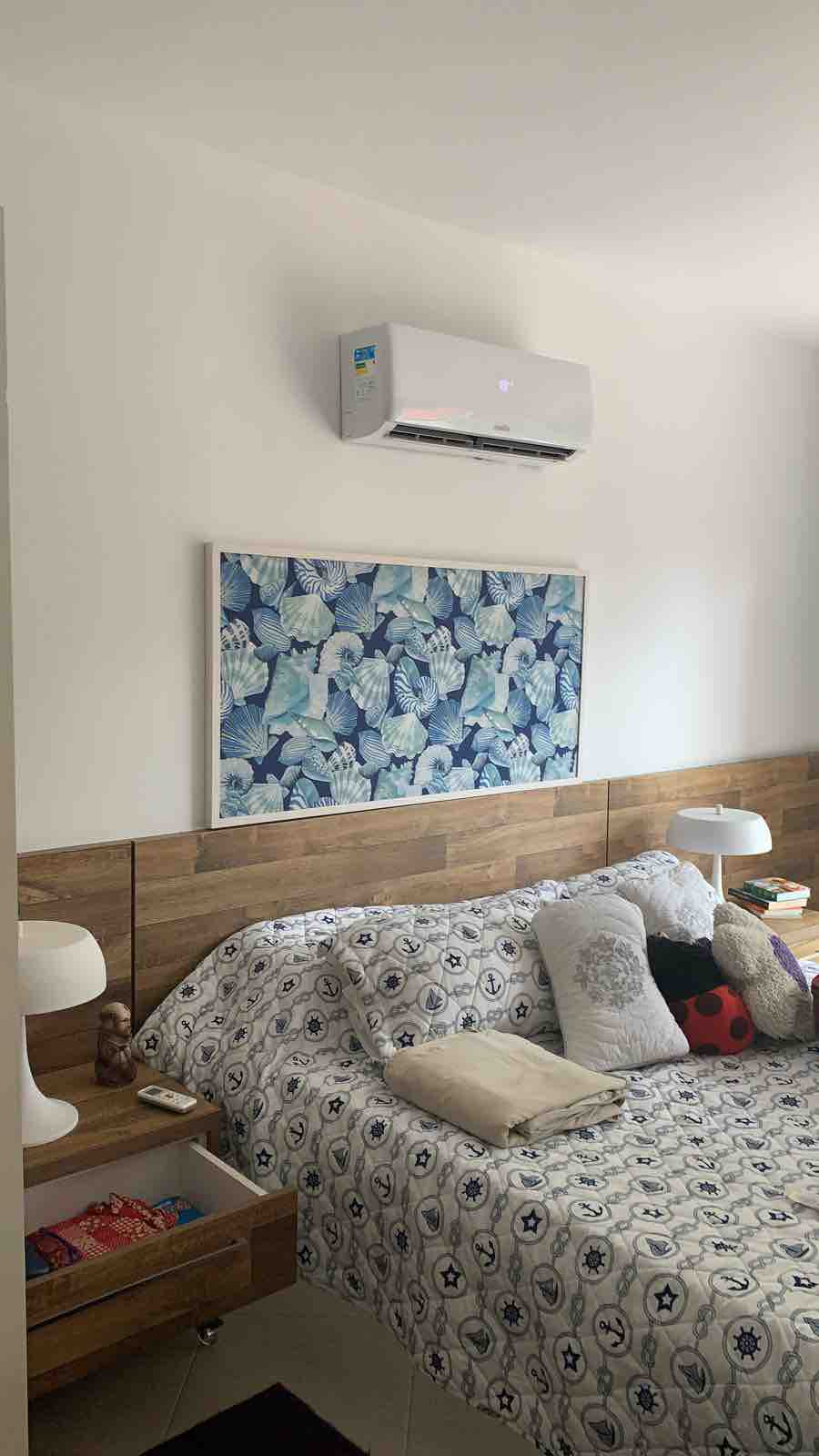 חדר שינה זוגי (יחידת הורים) מיטת קינג ומרפסת 