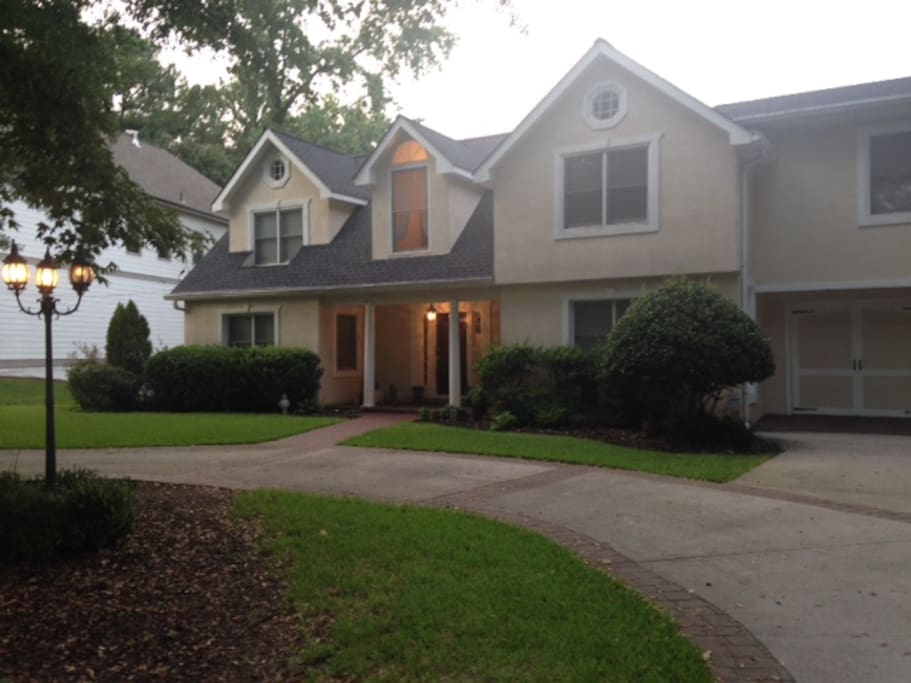 Historic 1940's home, 3 blocks from Brookhaven Marta Station