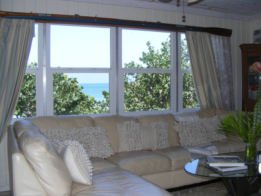 Comfy living with a view !