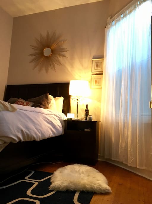 Main bedroom--Queen Bed