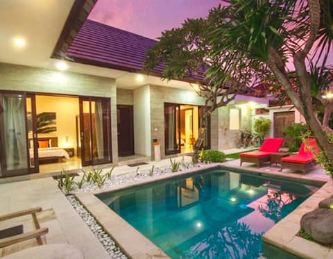 Sanur-Spacious Villa with garden, pool and Gazebo