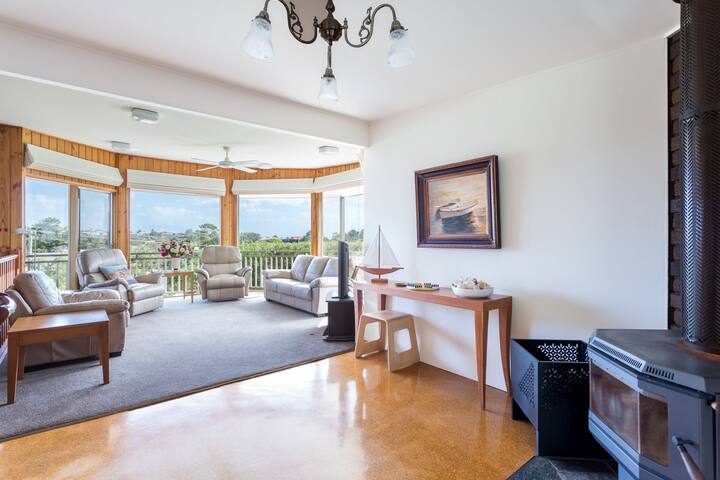 Sorrento St Pauls Retreat, Walk to the Beach,Sauna gallery image 4