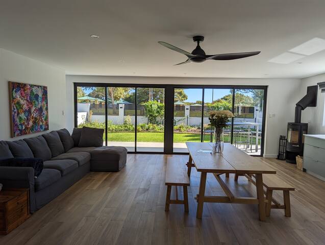 Beach Front Architectural Home gallery image 5