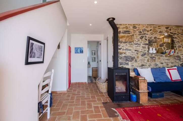 Sea house near Sintra gallery image 3