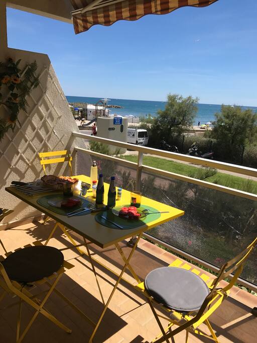La terrasse avec vue sur la mer