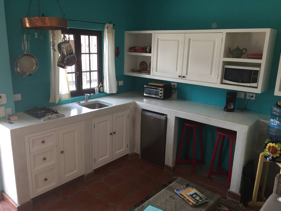 Bright and cheery kitchen.