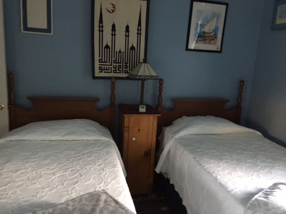 Guest bedroom (full, private bath is next door)