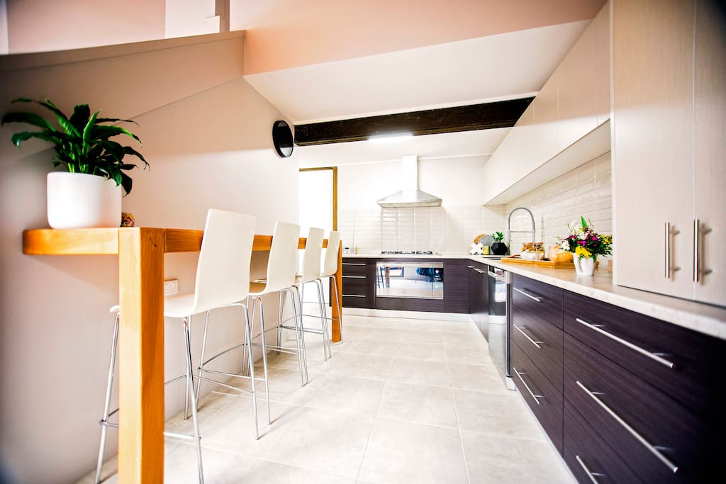 Kitchen and breakfast bar