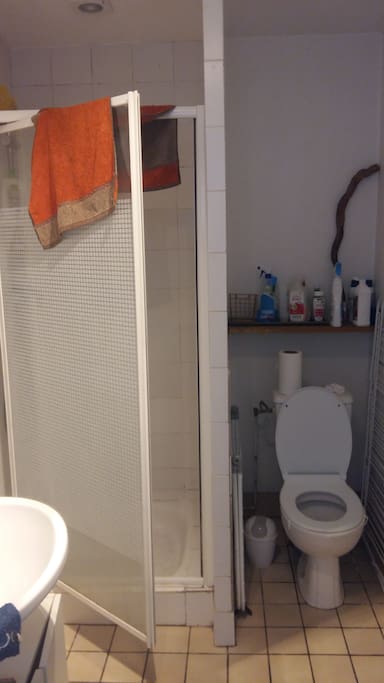 Salle de bains et toilettes