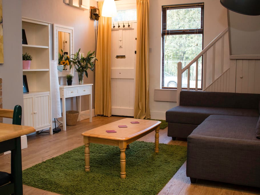 Living Room and entrance