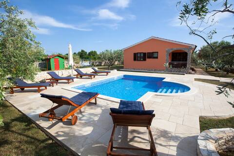 Peaceful Family House 