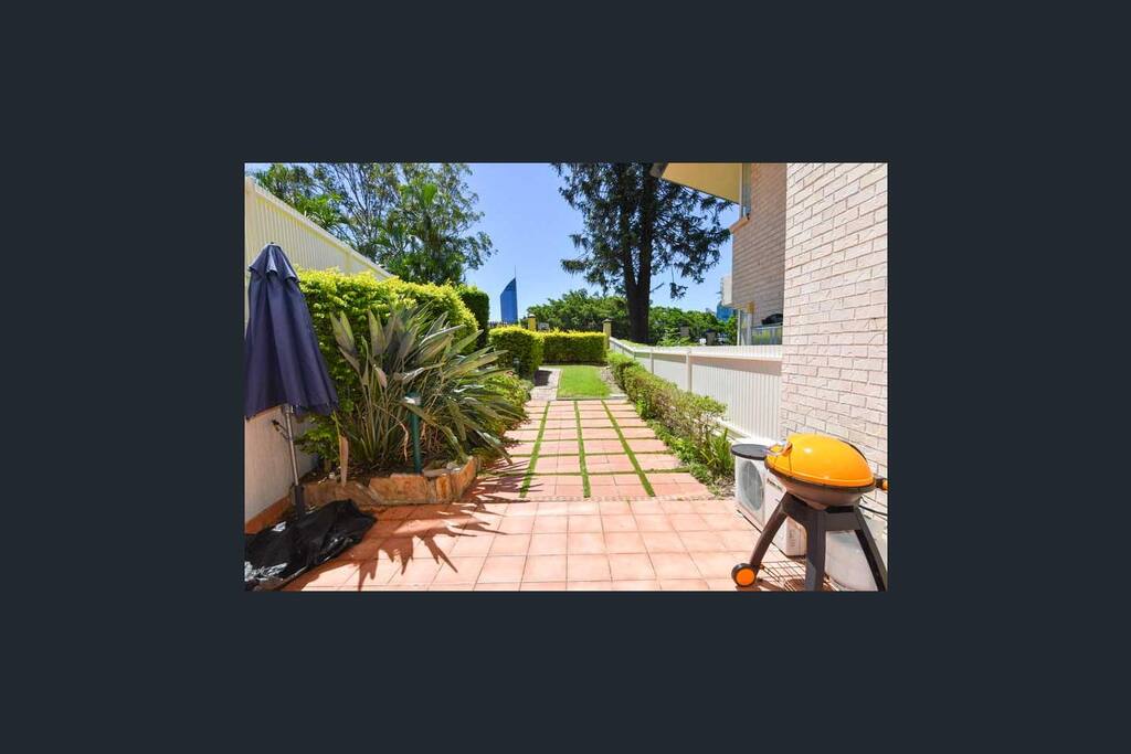 Large private front garden with warm Northern Winter sun