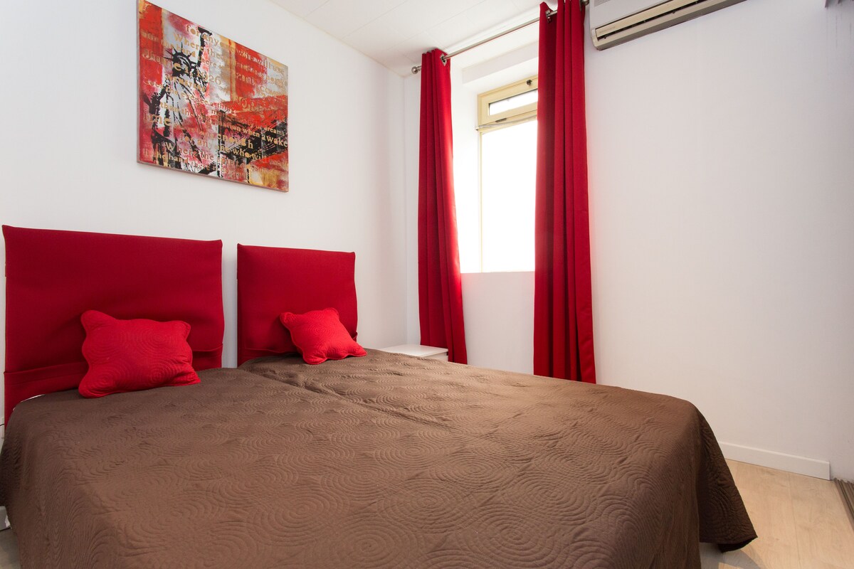 غرفة نوم 2 مكيفة الهواء ، مع خزانة