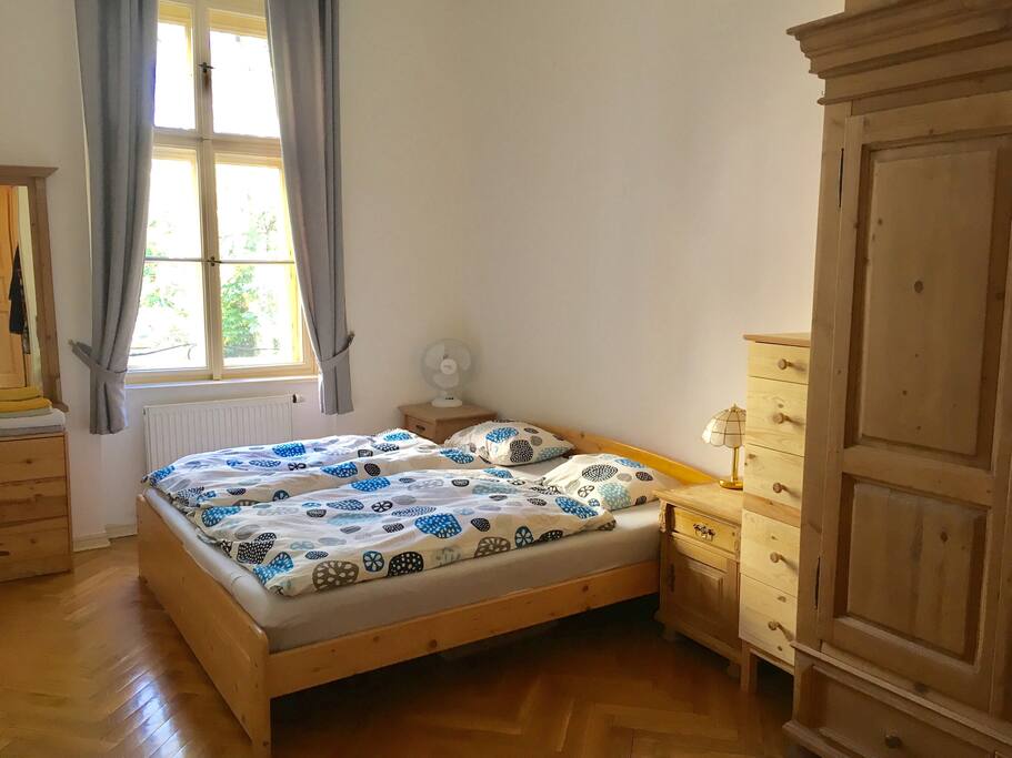 Room 1 - windows into a quiet courtyard
Big and comfortable bed (180x200)