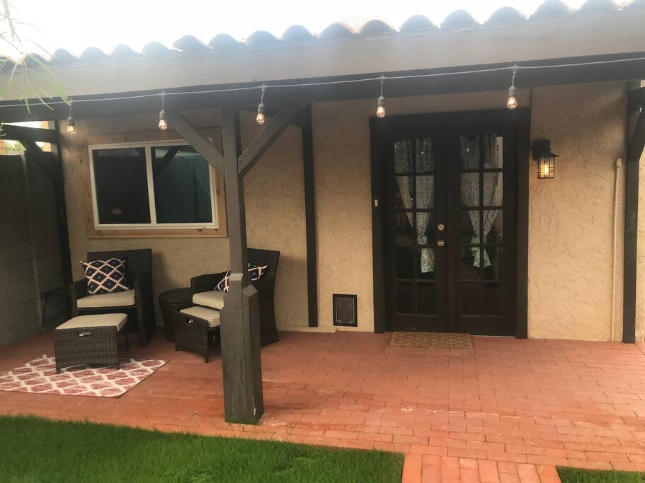 Relaxing front porch lounge.