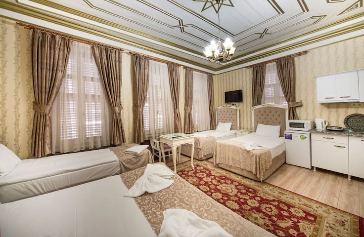 Sultanahamet Old City Two-Bedroom Suites 6 Person