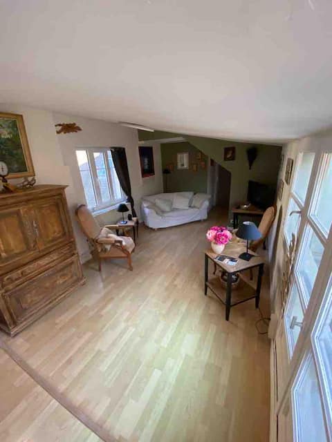Top performing Airbnb: My cozy, quiet apartment. in Bayeux