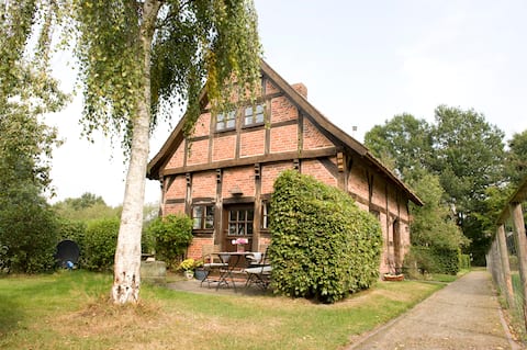 Spieker historic cottage with fireplace in Hude