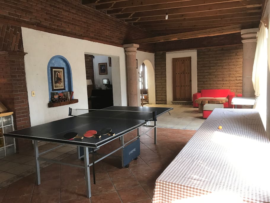 Contamos con sala de juegos con Ping - Ping y área para juegos de mesa