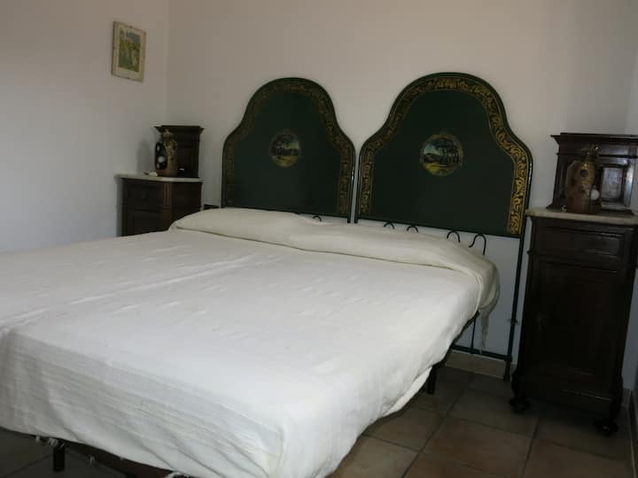 Kitanda cha watu wawili