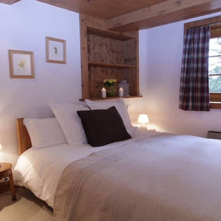 2号卧室带套内卫生间