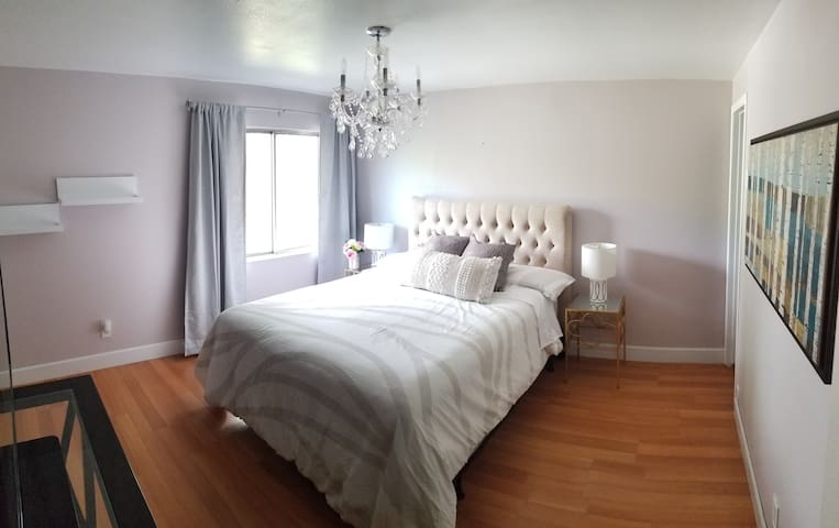 Valley B&B Private Master Bedroom