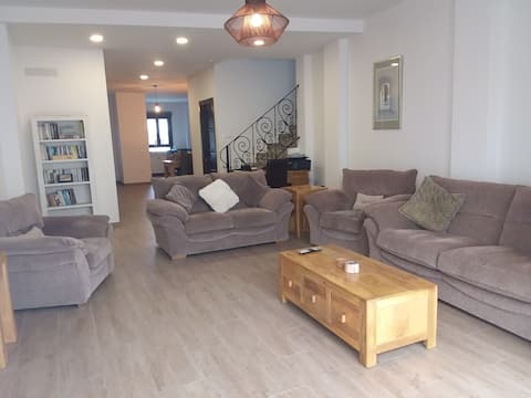 Casa Clavero, Brand new townhouse Central Location