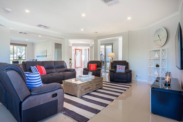 Latitude in Sorrento gallery image 5