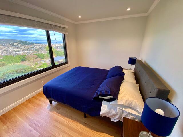 New renovation 7bd/3ba whole house -Deck Views! gallery image 2