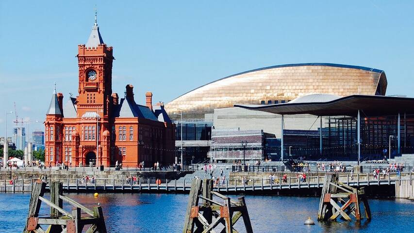 City Centre Double Bedroom In Modern Apartment