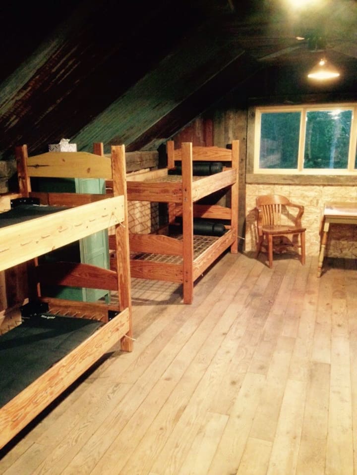 Holzschuppen-Loft für zwölf Personen...an dieser Stelle ist dies nicht für den Winter enthalten.