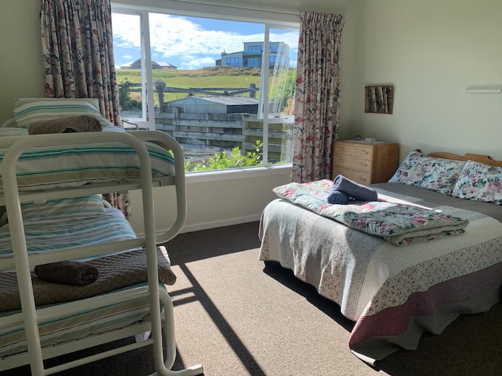 Spálňa 2 - 1 x poschodová posteľ (odporúčané len pre deti)