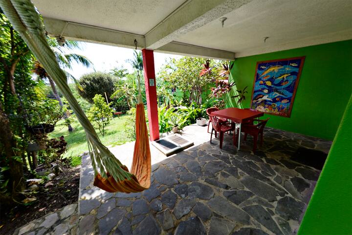 Windy View - Charming 2 Bedroom Apartment