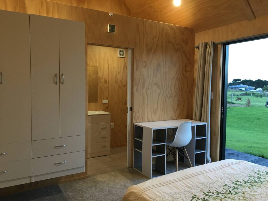 Queen bedroom