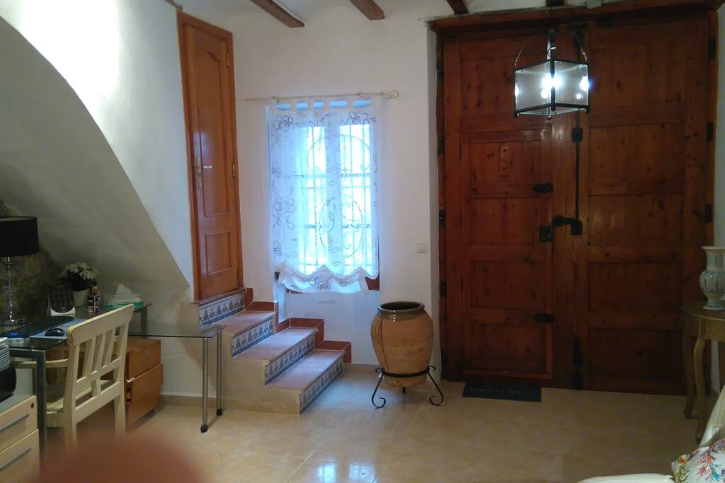 Entrance door from street