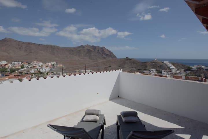 Casa Victoria - Large Terrace with Sea View - Houses for Rent in Las  Playitas, Canarias, Spain